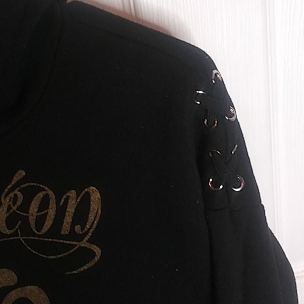 Drawstring Crop Top Shirt - Picture 4 of 4